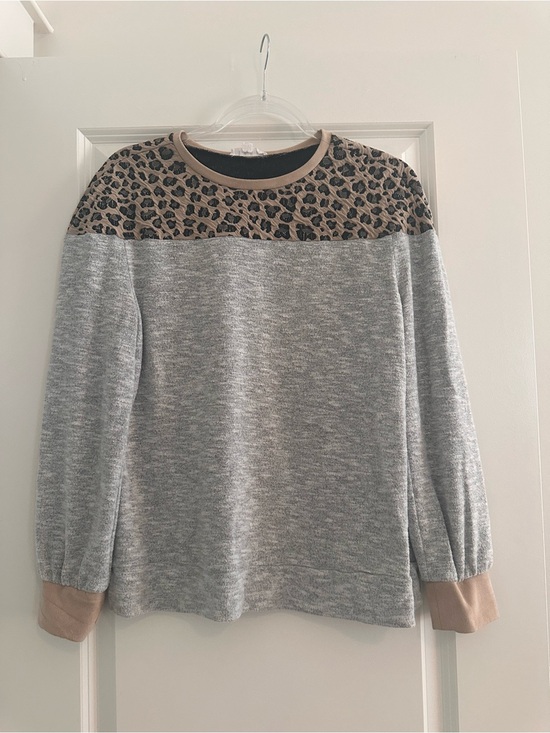 THML Tops - THML Leopard Print Colorblock Top Gray Knit Animal Print Long Sleeve